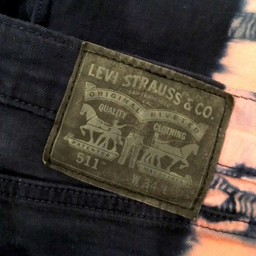 Raw Hem Tie Dye Levi's Denim Cutoffs Size 34 - Picture 3 of 8